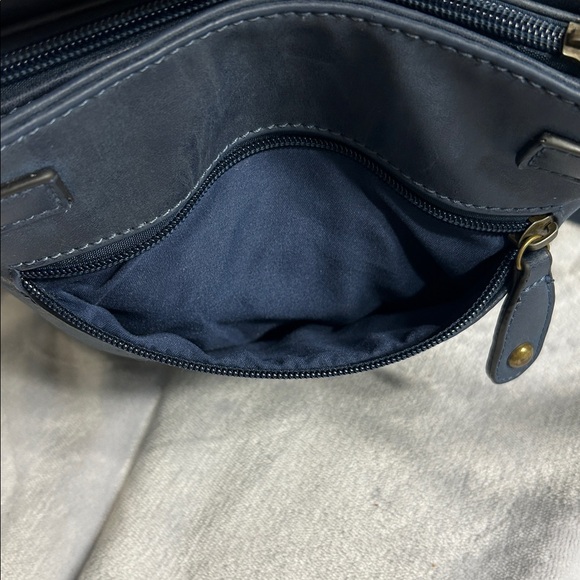 Black Rivet Navy Leather Crossbody Bag - Picture 3 of 6